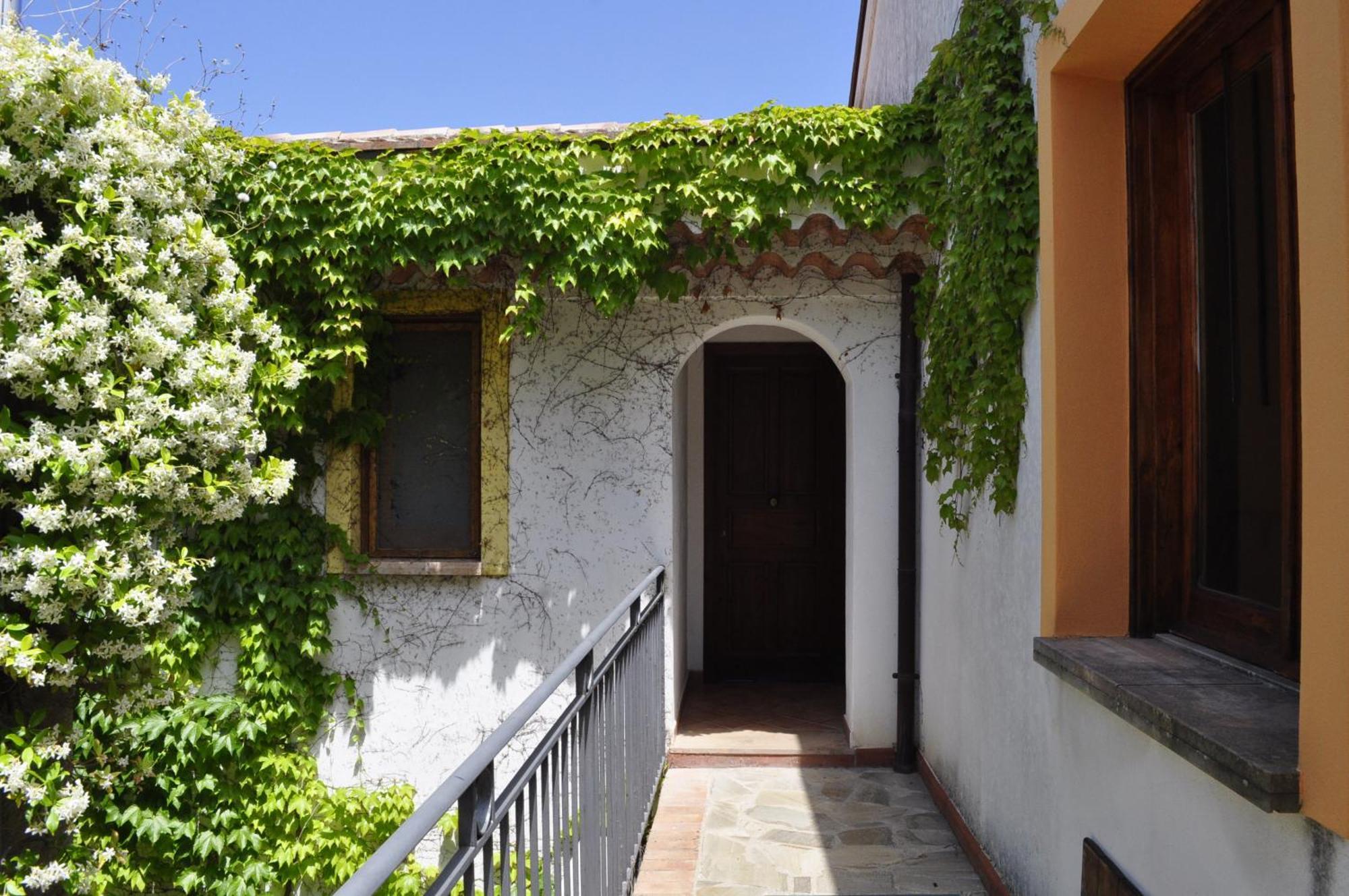 Отель Borgo San Francesco Джоиоза-Мареа Экстерьер фото